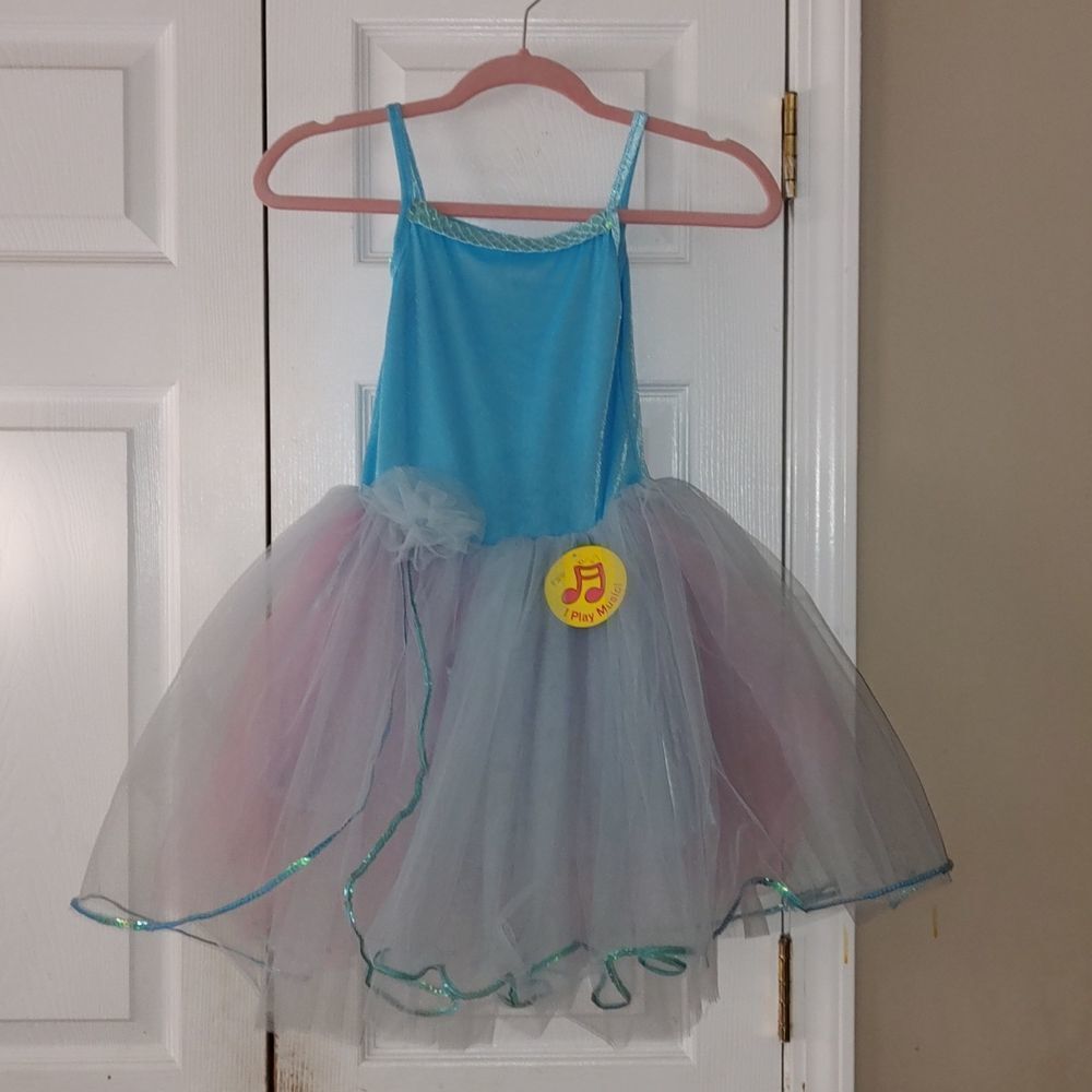 Acting out Blue princess tulle dress  w/music Perfect for Disney trip 6-7